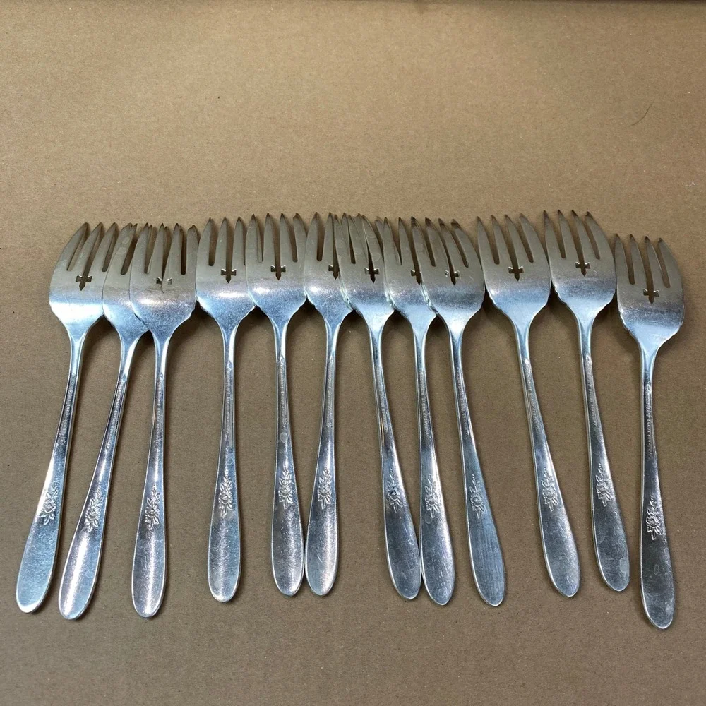 VTG 1941 Tudor Fantasy Silverware Set 58pc Service for 12 Floral Silverplate